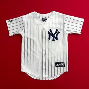 VTG Majestic Men's New York Yankees Derek Jeter 2 Pinstripe Jersey White Small
